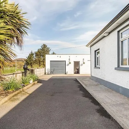 Lime Tree Foxford Ferienhaus *