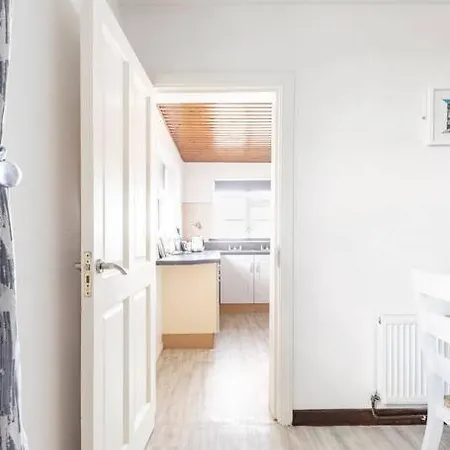 Lime Tree Foxford Ferienhaus *